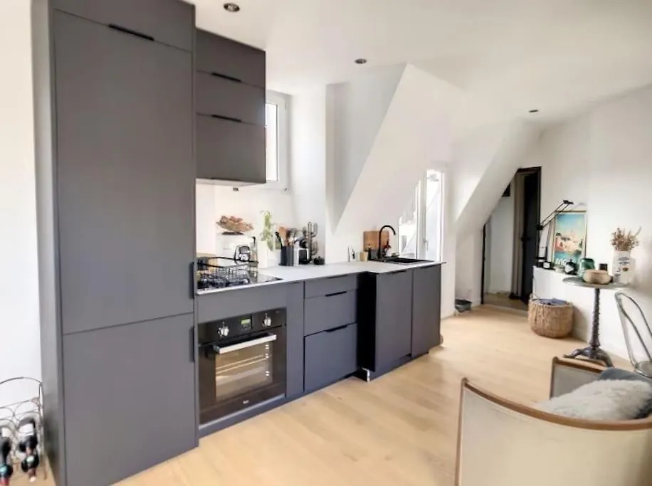 Appartement Design Proche Tour Eiffel Avec Balcon Paris