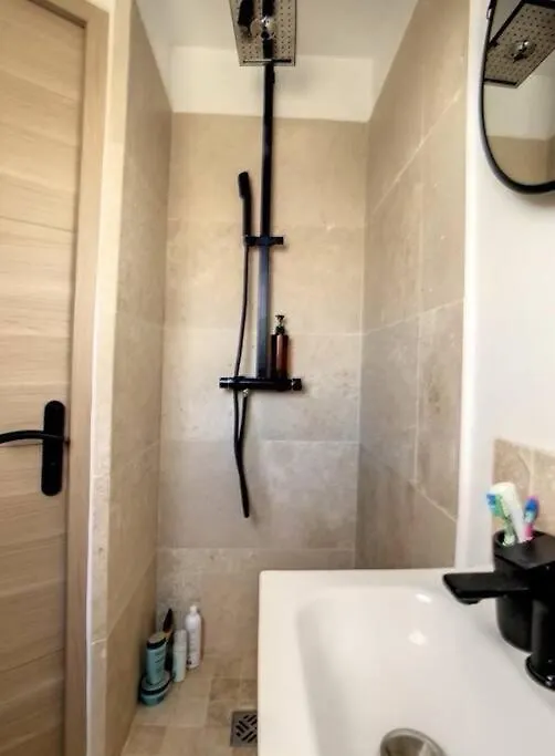 Appartement Design Proche Tour Eiffel Avec Balcon Paris Apartment