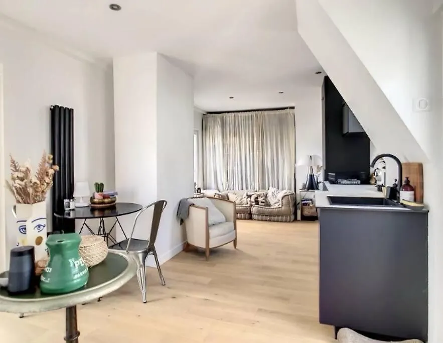 Appartement Design Proche Tour Eiffel Avec Balcon Paris Apartment